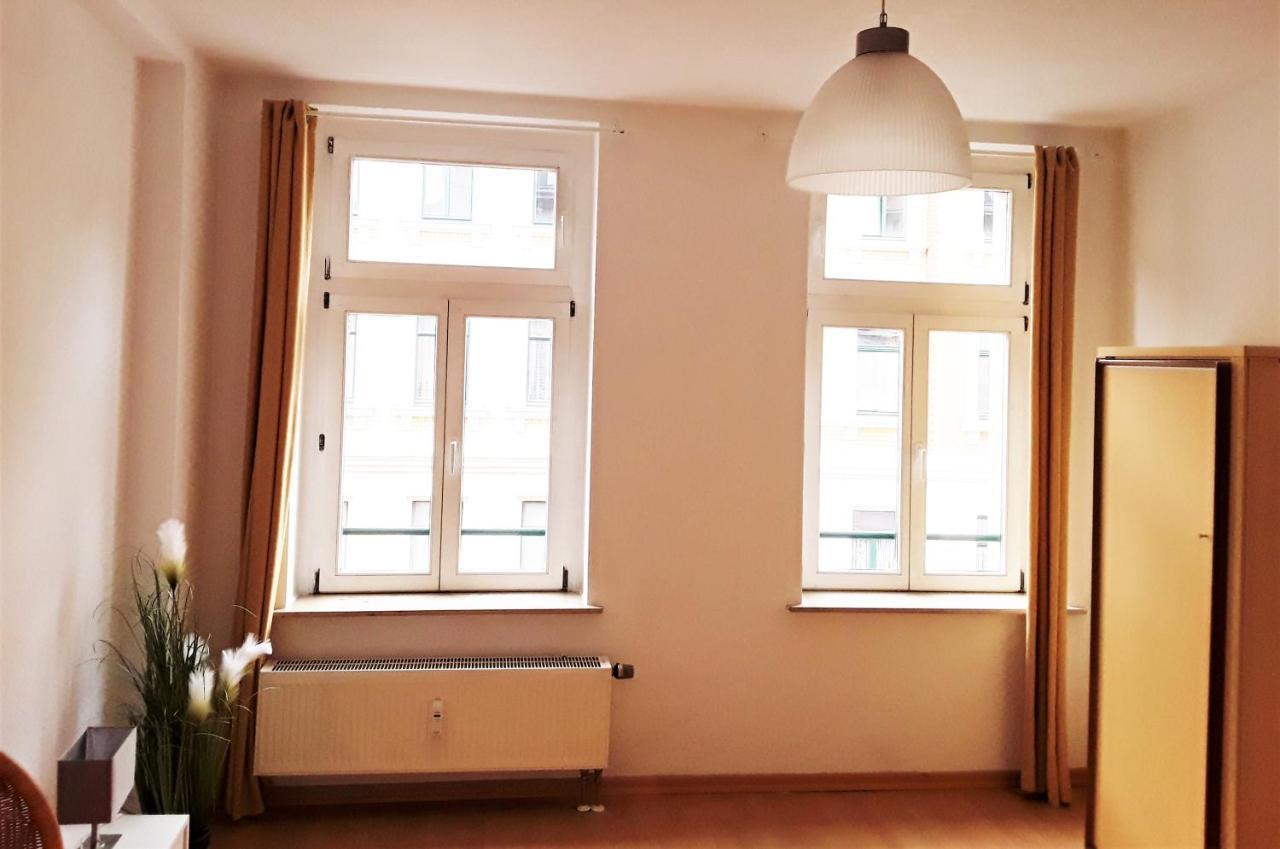 Schoene, Ruhige Zweiraumwohnung Im Angesagten Altlindenau Leipzig Extérieur photo